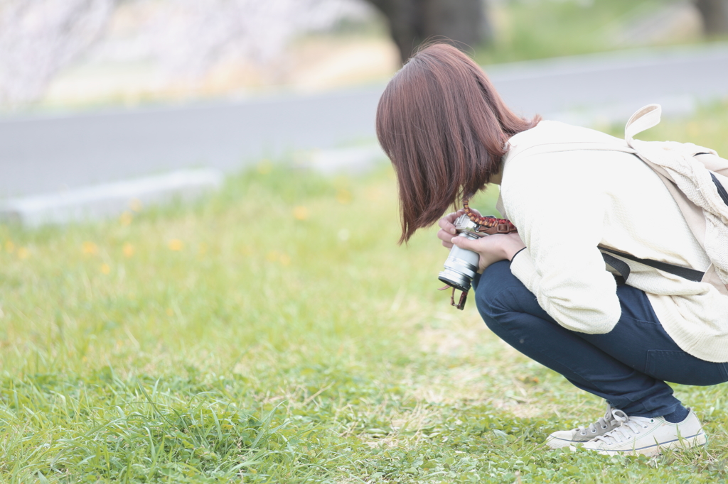 うつむき！？