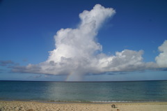 あの雲の下だけ雨そして虹　（沖縄）その2