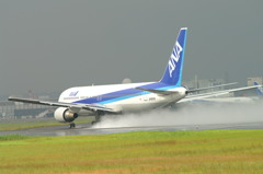 雨上がりの離陸　２