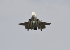 F-35 ホバリング