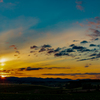 美瑛の畑の丘から眺める夕暮れ。 
