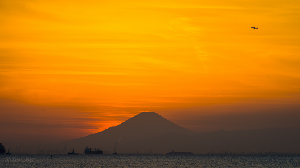 富士と夕暮れ