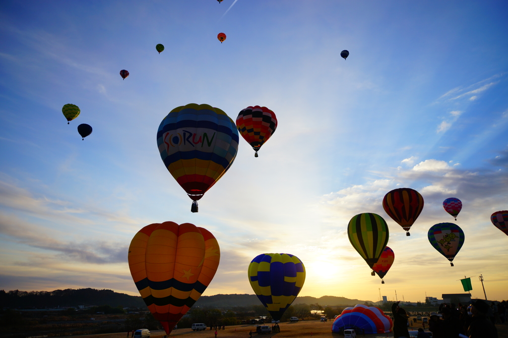 大崎バルーンフェスタ　夢と希望を乗せて熱気球飛翔！