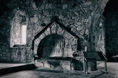 alasdair crotach's wall tomb