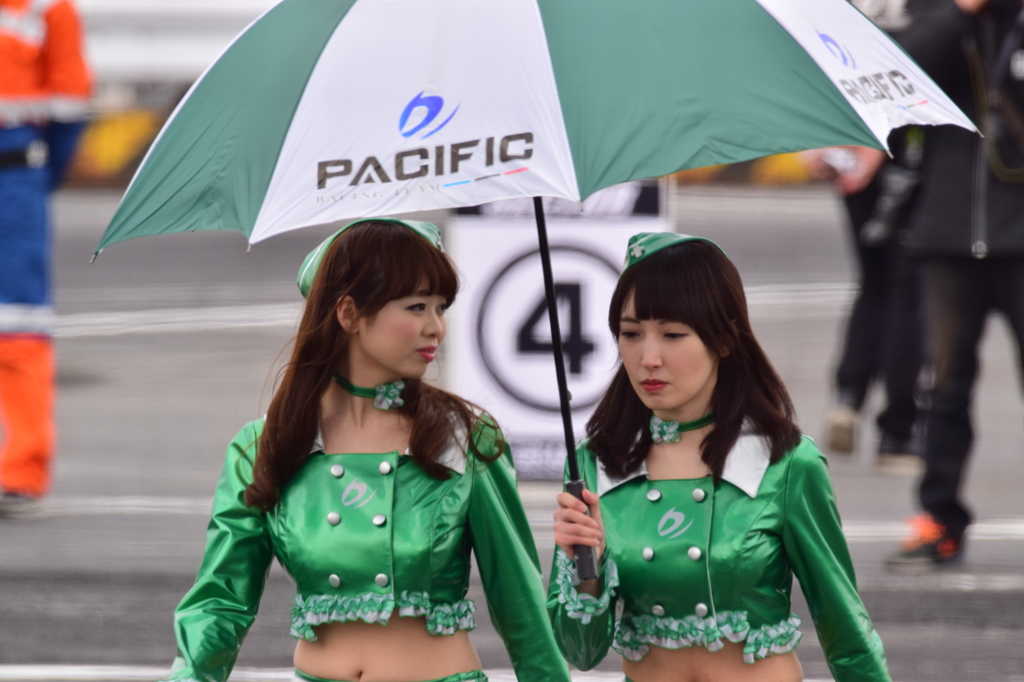 レースクイーン。