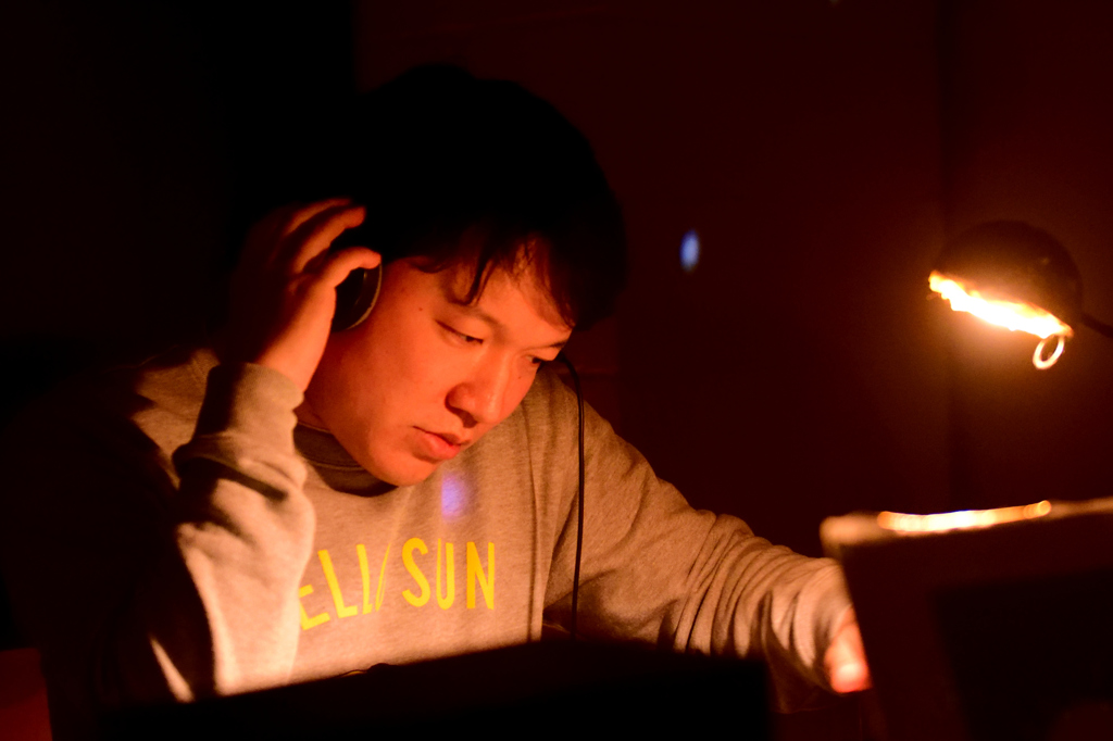 DJ1。