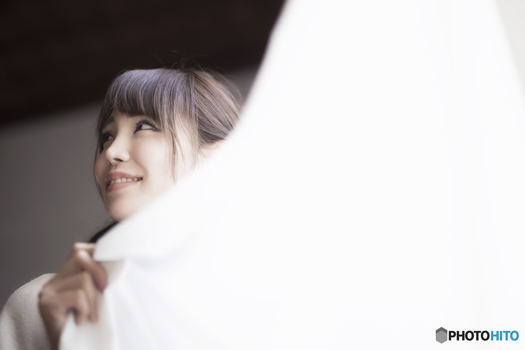 見て。