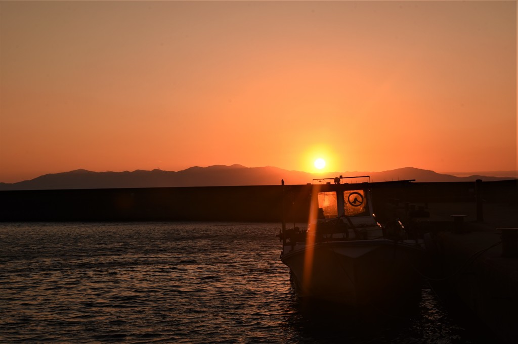 漁港の夕陽