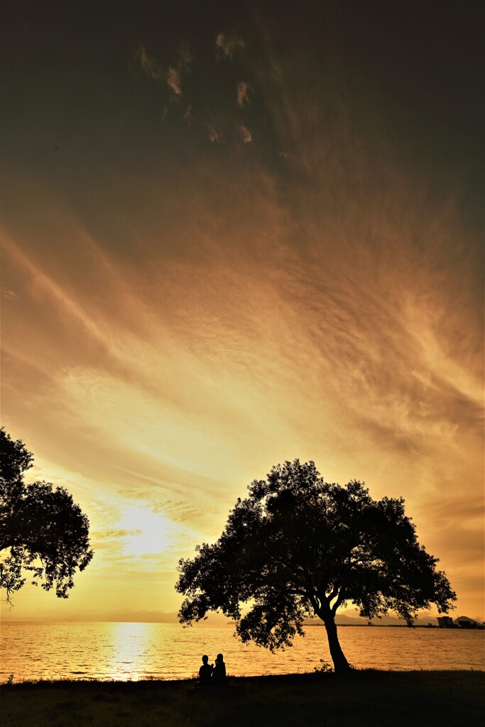 流れる雲の夕景