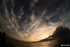 夕暮れの秋雲