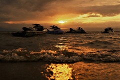 遊び疲れた夕陽