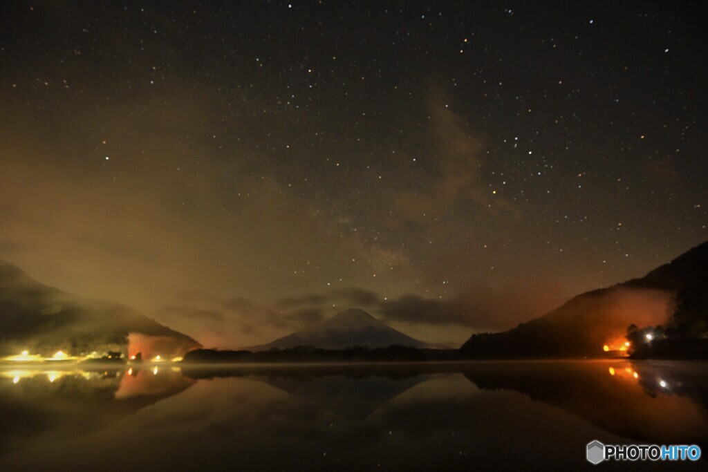 夜霧の精進湖