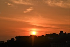 燃える空の彦根城