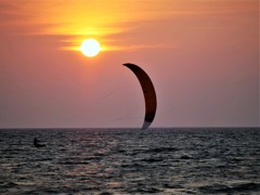 太陽と三日月