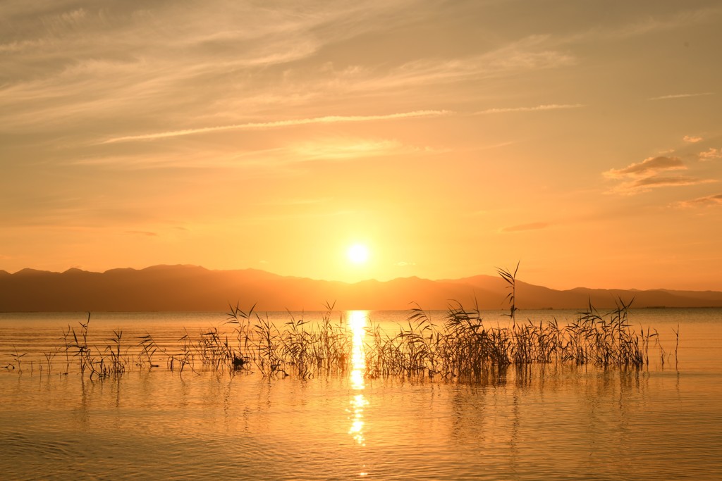 琵琶湖　一途な夕暮れ