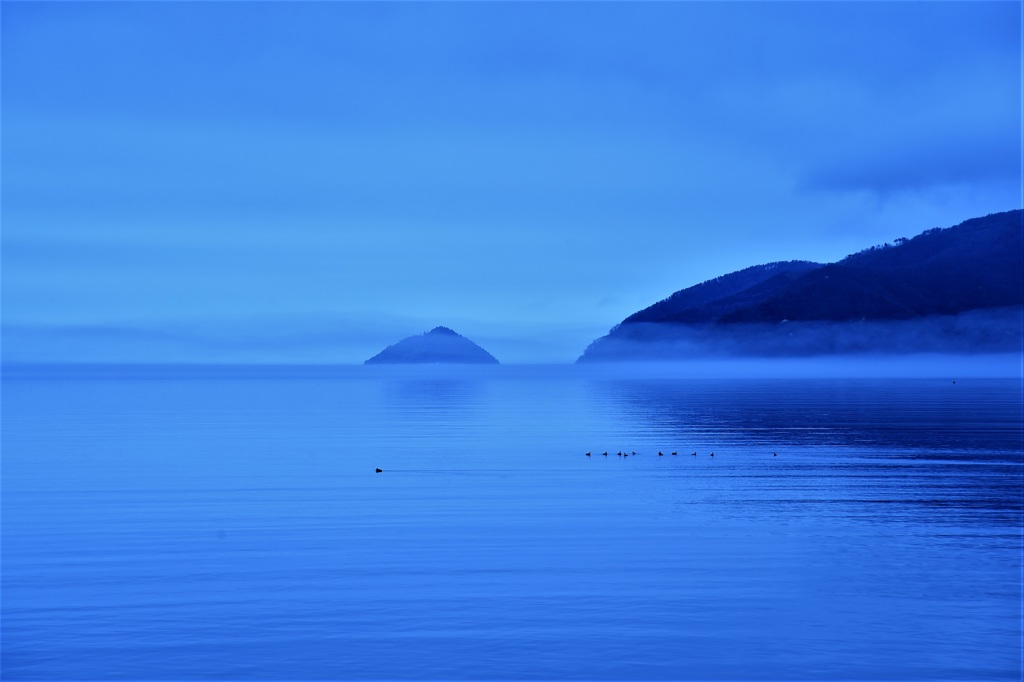 霧の奥琵琶湖