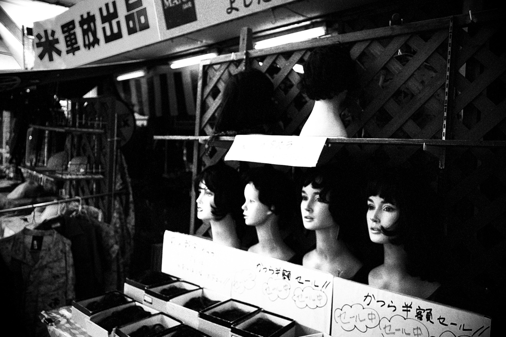 R0019833bwSLK