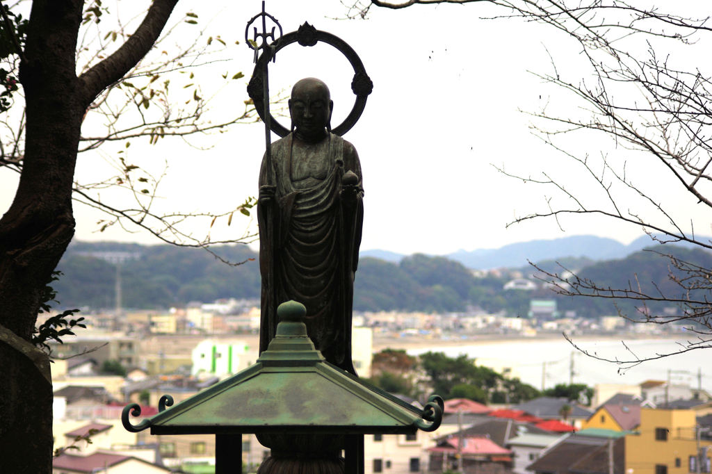 蜘蛛と仏像と由比ガ浜と、私