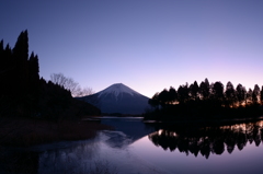 田貫湖 冬の夜明け