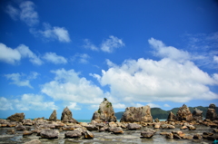 夏雲が流れる
