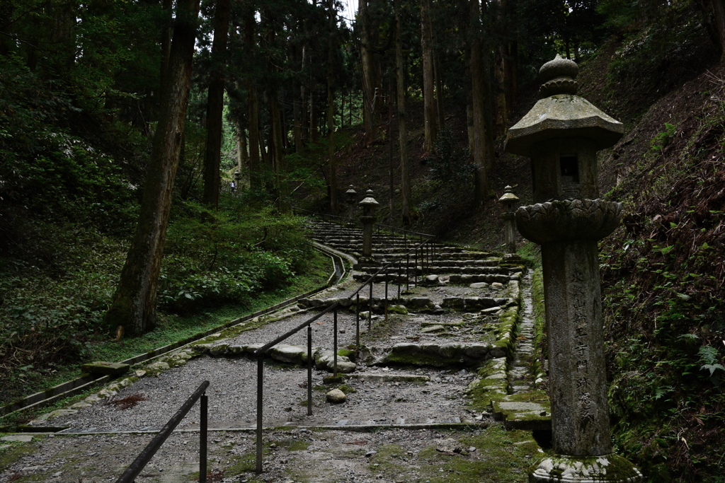 延暦寺　東から西へ