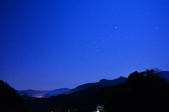 里山の青い夜