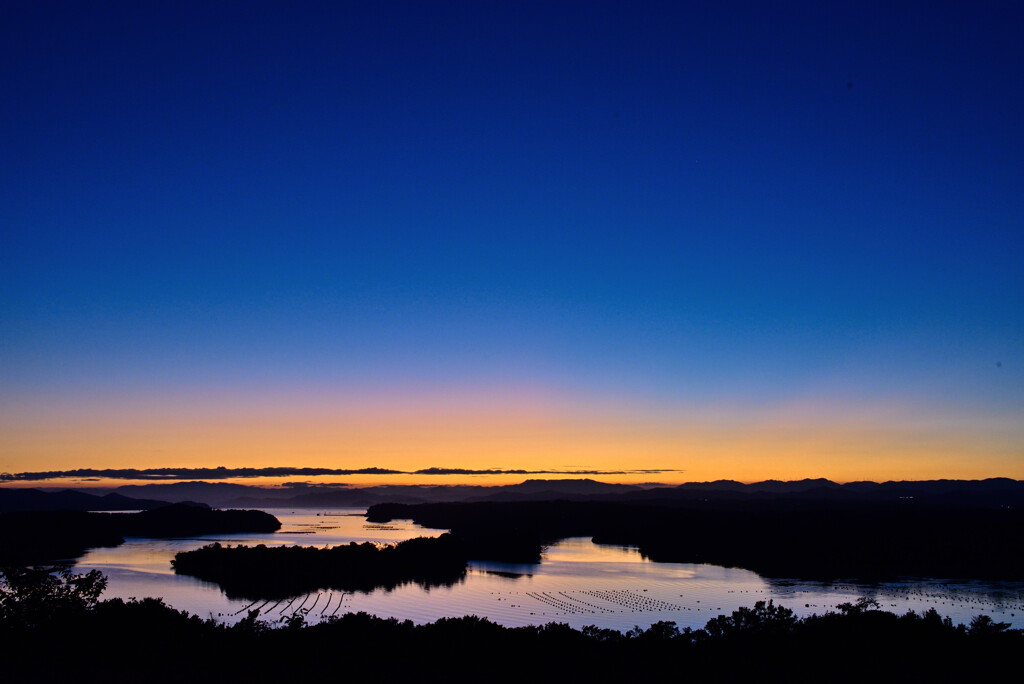 blue hour  夜のとばり