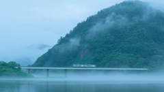 錦秋湖川霧の景