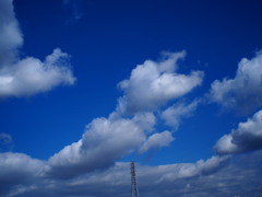 空と雲と鉄塔