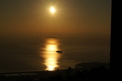 the ferry bring morning sun