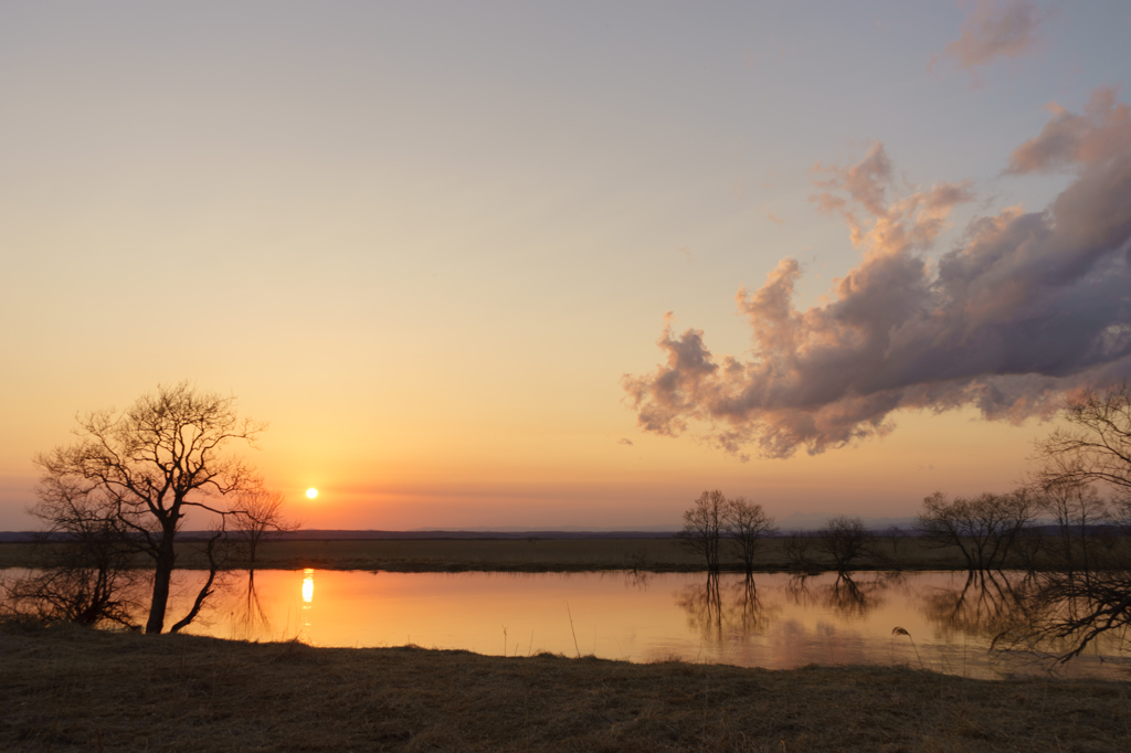釧路湿原の夕陽と新釧路川
