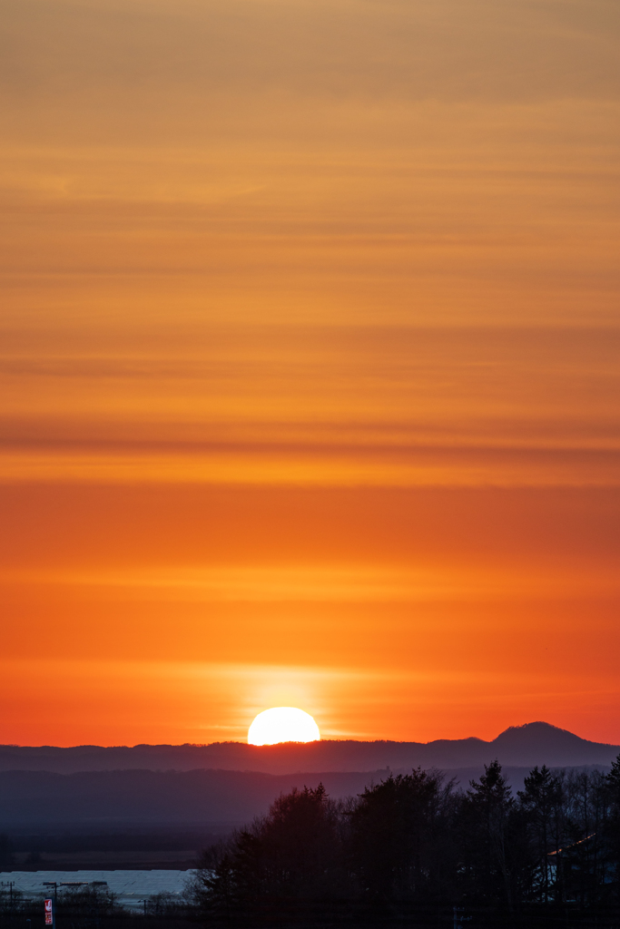 釧路湿原に沈む夕陽。