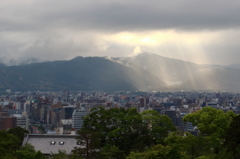 突然の日差し＜清水寺からの眺望＞