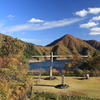 徳山ダム湖周辺紅葉