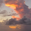 吠える真夏の雲