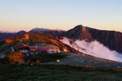 山小屋の朝