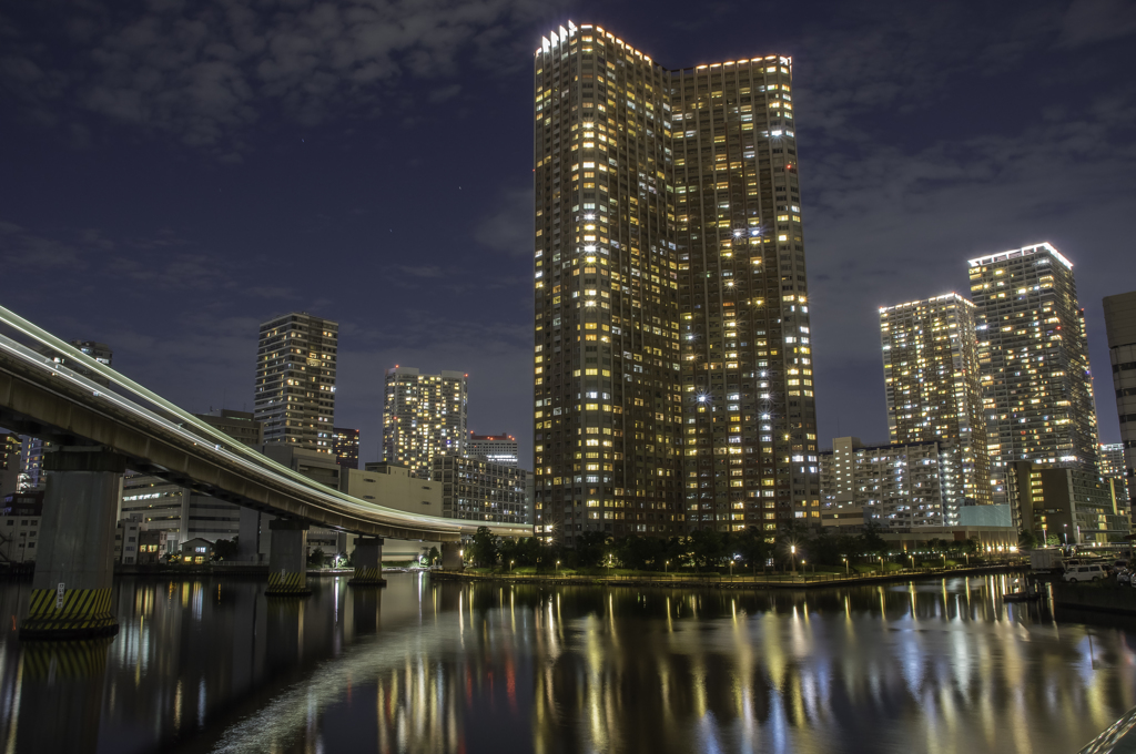 夜の帳。運河の街芝浦五色橋