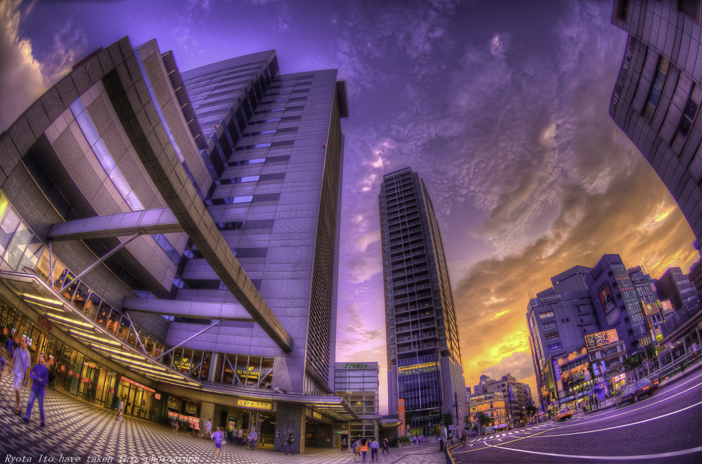 目黒駅前の夕景