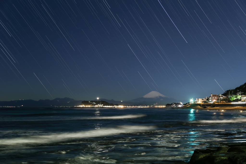 富士と星空～稲村ケ崎にて