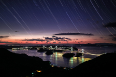 来島海峡大橋と星々の軌跡