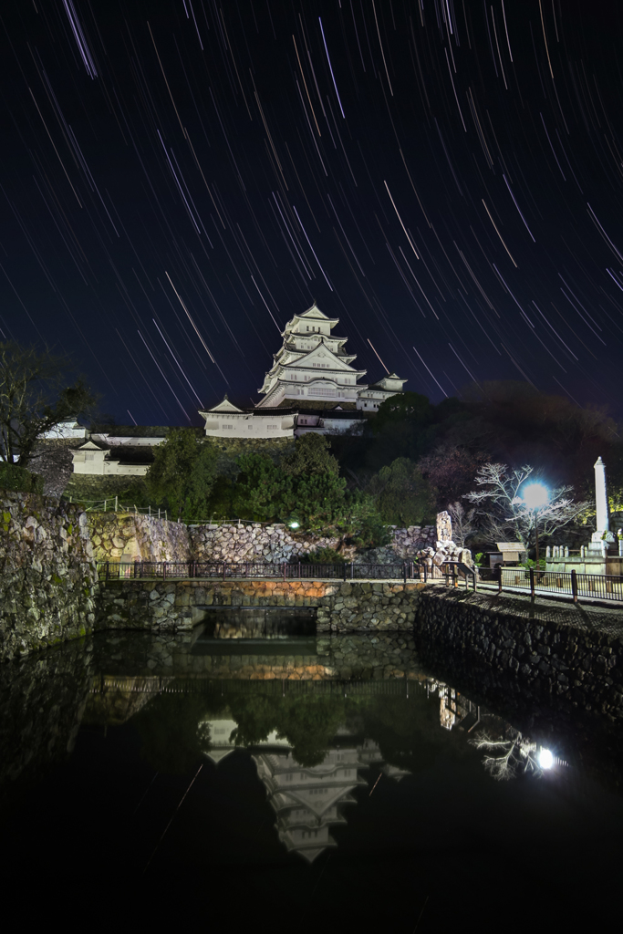 姫路城と星の軌跡