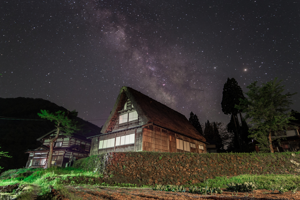 里山に星降る風景