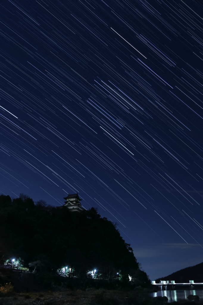 犬山城と星空