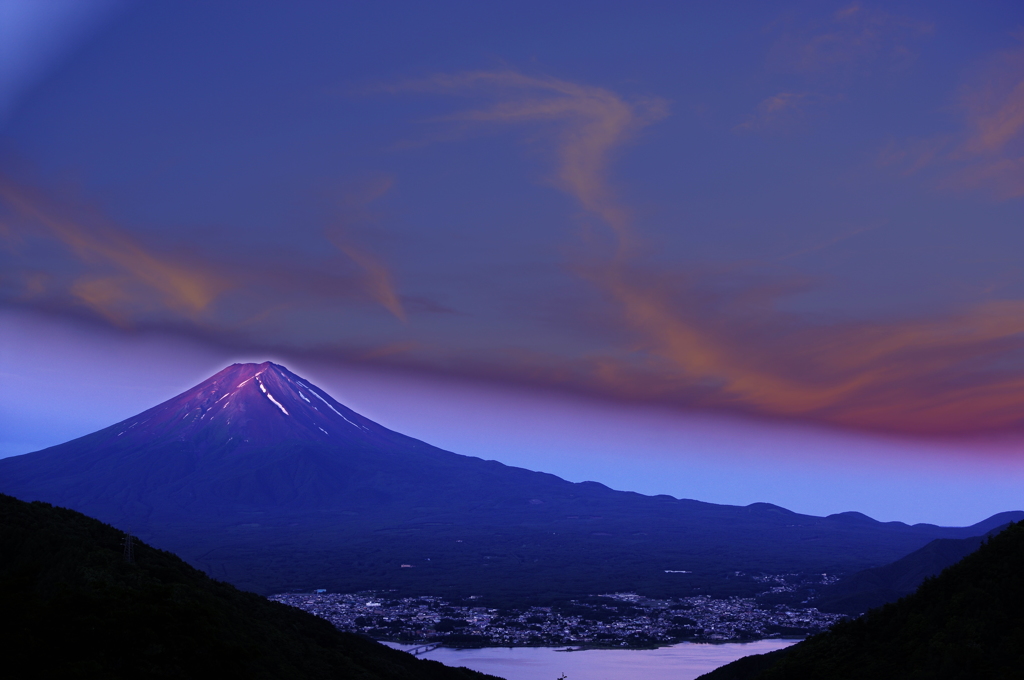 日本の夜明け（梅雨の晴れ間）