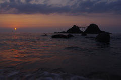 玄海灘へ沈む夕日（福岡・二見浦）