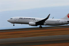 B737
