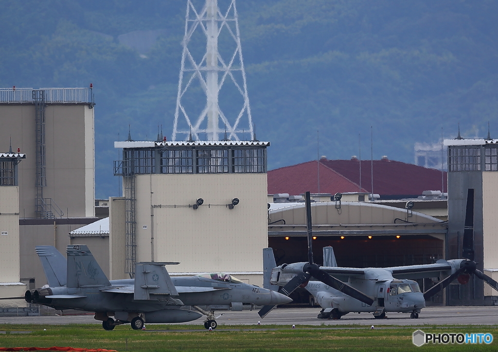 F18&V22