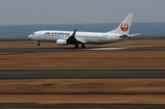B737