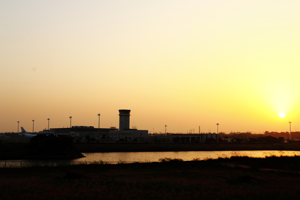 夕焼け空港