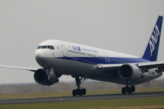 B767 (2)